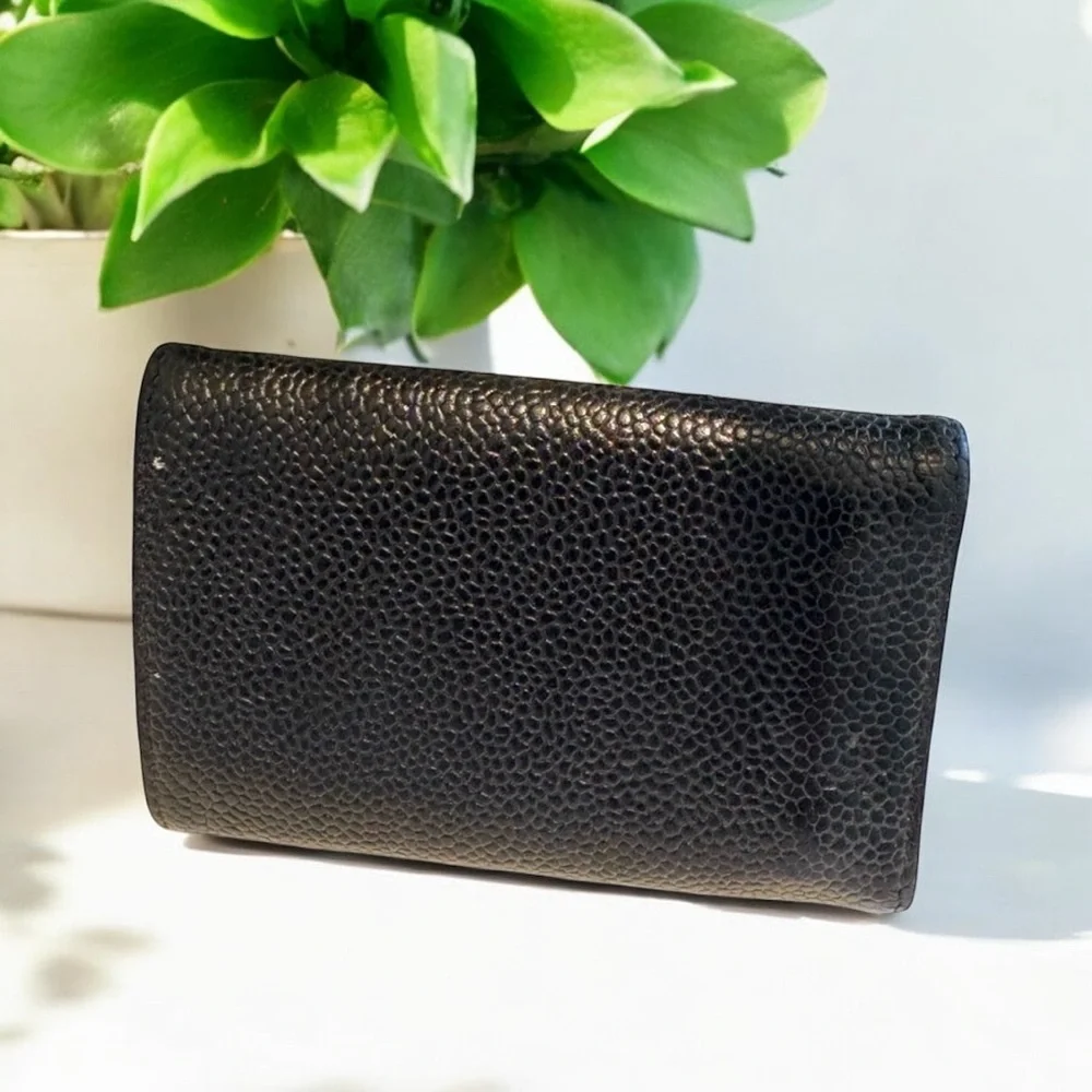 Chanel Black Caviar Leather Key
Holder Wallet with Iconic CC Logo - Picture 2 of 9